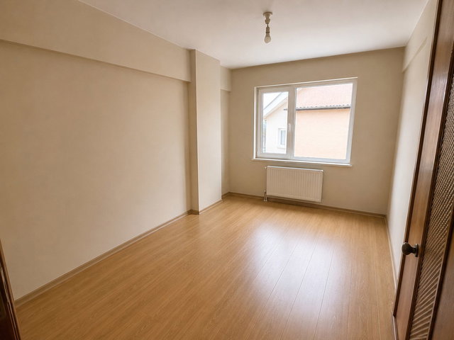 REMAX'TAN BAHÇELIEVLER YENIBOSNADA 90 M² 2+1 SATILIK DAIRE
