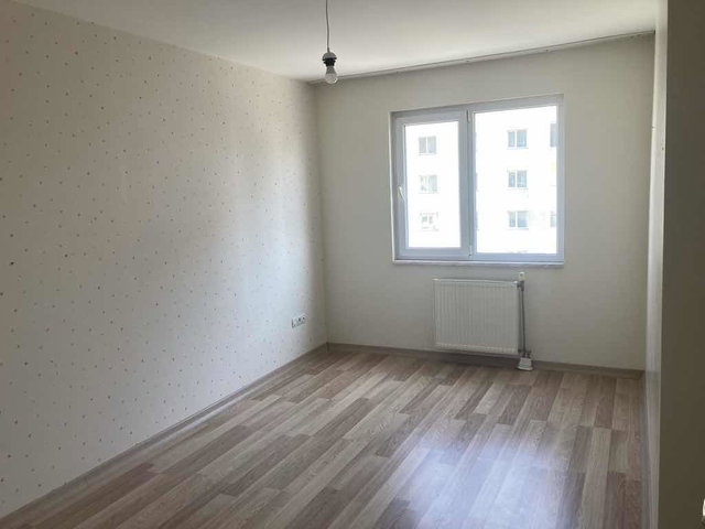 BARIŞ MAHALLESİ METROBÜSE 5 DK MESAFEDE 3+1 ARAKAT