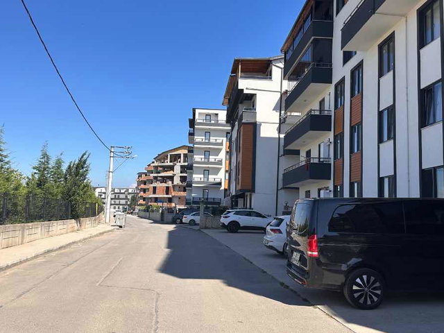 REMAX'DAN KARTEPE VİLLAM 3 SİTESİNE KOMŞU 3+1 YÜKSEK GİRİŞ DAİRE