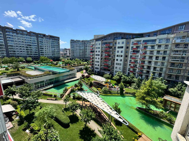 SİNPAŞ LİVA SATIŞ OFİSİ REMAXPROF SEZAİ T. KİRALIK 2+1 126 M² GÖLET MANZARALI