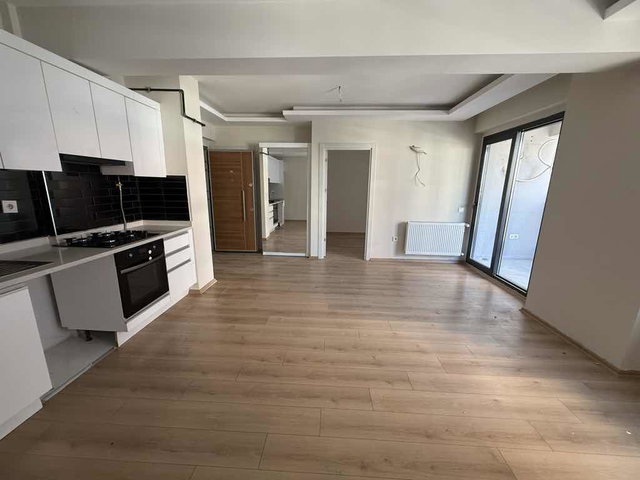 BORNOVA TUVAL YAPIDA BÜYÜK TİP SATILIK 1+1 DAİRE