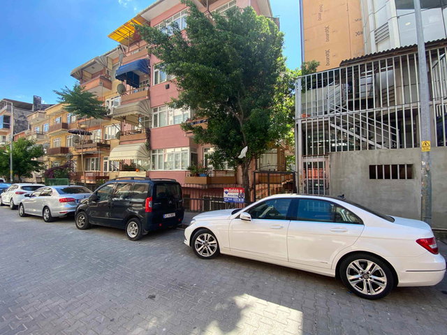 İZMİT ÇARŞI MERKEZİNDE YATIRIMA UYGUN 3+1 SATILIK DAİRE
