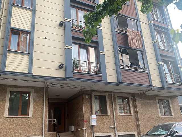 ARNAVUTKÖY YUNUS EMRE MAHALLESİ'NDE OKUL KARŞISI GENİŞ 3+1 SATILIK DAİRE