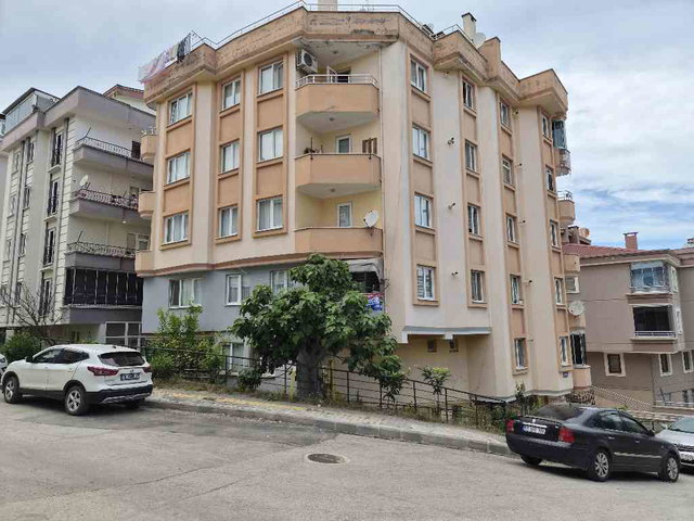 RE/MAX MUSTAFA DAN FIRSAT 2+1 DAİRE