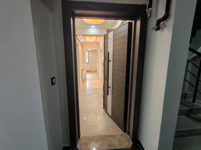 MURADİYE MERKEZDE SIFIR BİNADA 2+1 SATILIK DAİRE