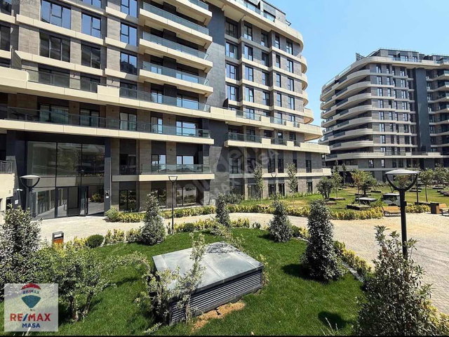 REMAX MASA KARTAL BATI YAKASI ÖZEL BAHÇELI GÖL MANZARALI 2+1