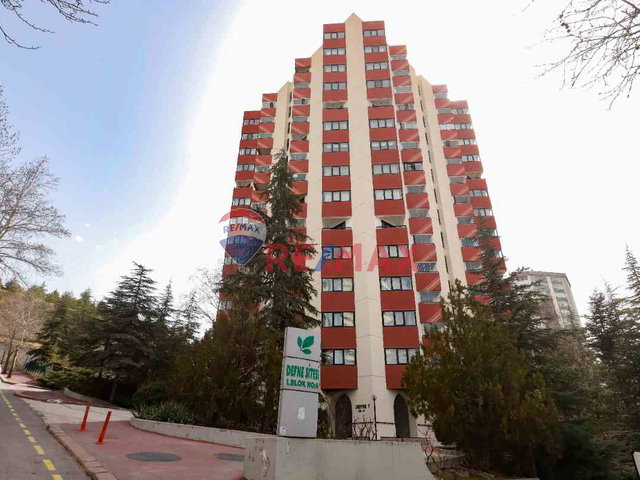 ÜMİTKÖY MERKEZ'DE DEFNE SİTESİN'DE KİRALIK 3+1 DAİRE