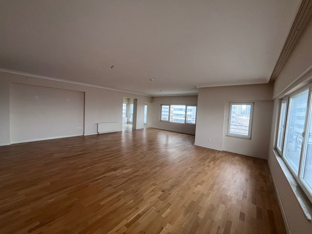 GÜNEYPARK 1DE SATILIK 5+1 DAİRE .FERAH VE GÜZEL MANZARALI