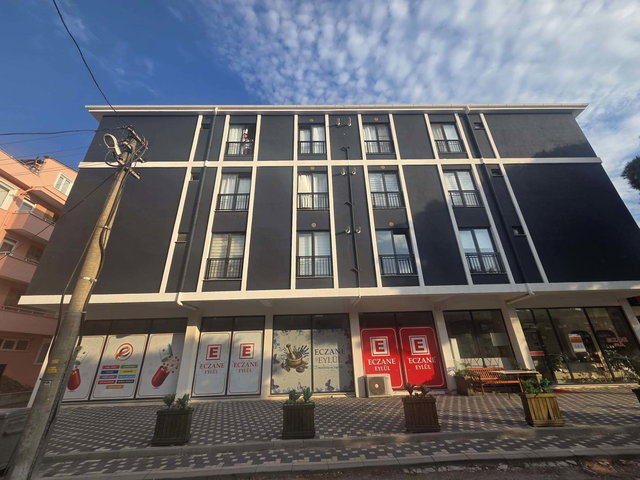 REMAX YAZ'DAN ŞHT. BIROL KOÇ CD. ÜZERI EŞYALI KIRALIK 1+1 DAIRE