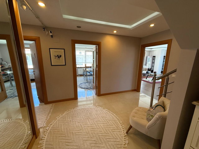 PRESTIJ KONAKLARI’NDA 4+2 | 300 M² | VATANDAŞLIĞA UYGUN| SITE İÇI LÜKS DAIRE