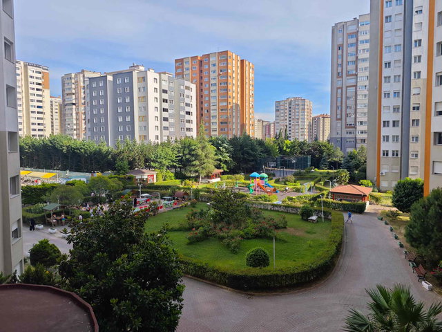 BEYLİKDÜZÜ ADNAN KAHVECİ PALMİYE EVLERİ'NDE 3+1 LÜKS DAİRE