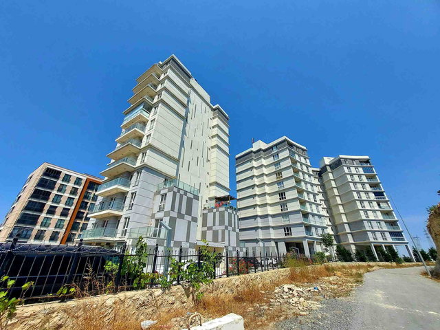 SKY BAHÇEŞEHIR PROJESINDE KIRALIK MANZARALI ÇOK TEMIZ 3+1 DAIRE