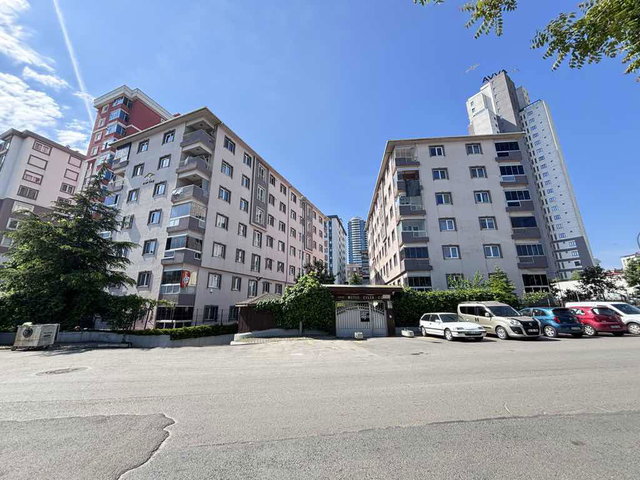 KARLIKTEPE MAHALLESİ SİTE İÇERİSİNDE KİRALIK 3+1 DAİRE