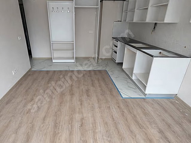 MALTEPE ZÜMRÜTEVLER'DE METROYA YAKIN SİTEDE SATILIK 3+1 DAİRE