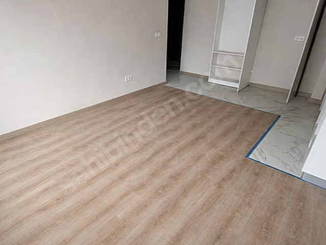 MALTEPE ZÜMRÜTEVLER'DE METROYA YAKIN SİTEDE SATILIK 3+1 DAİRE