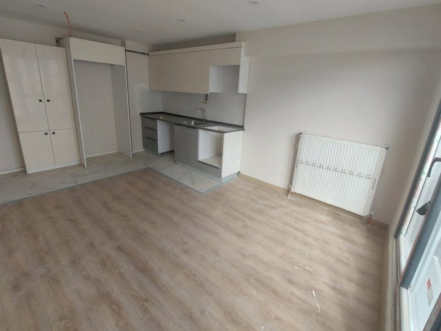MALTEPE ZÜMRÜTEVLER'DE METROYA YAKIN SİTEDE SATILIK 3+1 DAİRE