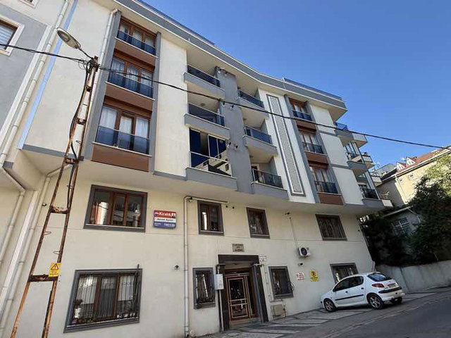 ÇAVUŞBAŞI CADDESİNE 100 M KİRALIK GENİŞ 3+1 DAİRE