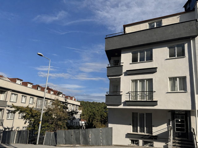 ÇEKMEKÖY MERKEZ MH. KÖROĞLU CD. KOT ALTI 2.KAT KIRALIK 2+1 DAIRE