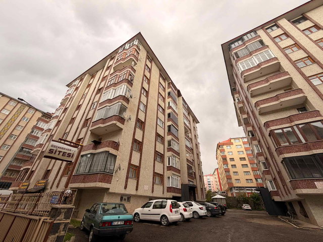 REMAX ARTIS'DEN KAYAKYOLU'NDA SATILIK 3+1 DAIRE