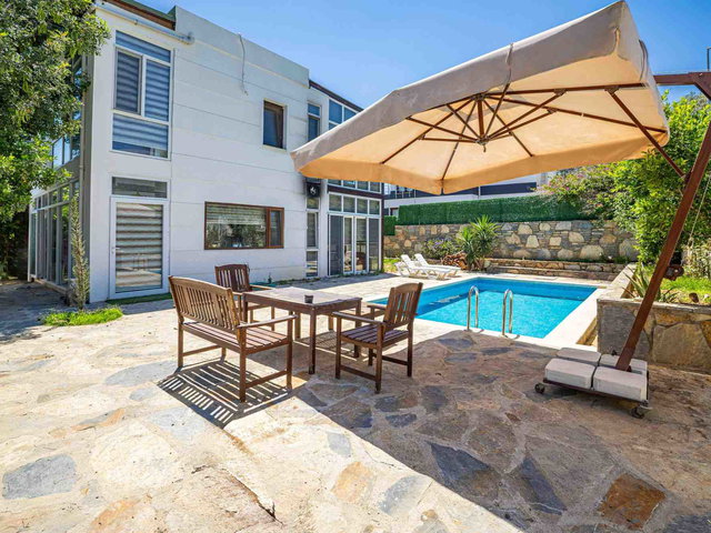 BODRUM TORBA HAVUZLU MÜSTAKIL 5+1 VILLA
