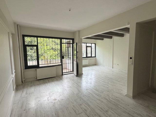 SAHILE 100 METRE ARNAVUTKÖY DE AYDINLIK TEMIZ BALKONLU