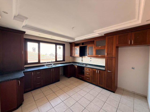 ACIBADEM’IN EN SESSIZ SOKAĞINDA MANZARALI 4+2 DUBLEKS DAIRE