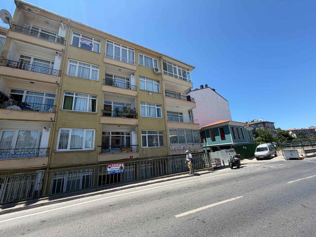 TAŞKÖPRÜ CADDESİ ÜZERİ - SÖĞÜTLÜÇEŞME METROBÜS MARMARAY YANI 3+1