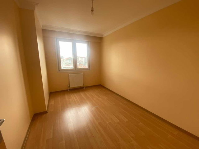 KARTAL HÜRRİYET MH SİTE İÇİNDE 3+1 SATILIK DAİRE