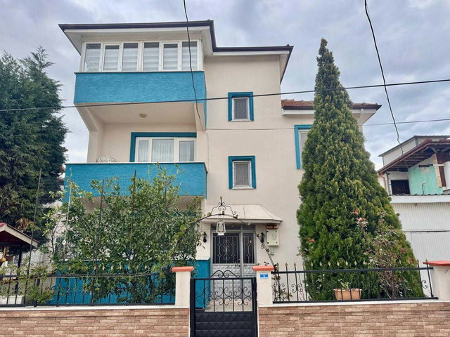 RE/MAX AY'DAN ARİFİYE NEVİYE MAHALLESİ’NDE EŞYALI 2+1 KİRALIK DAİRE