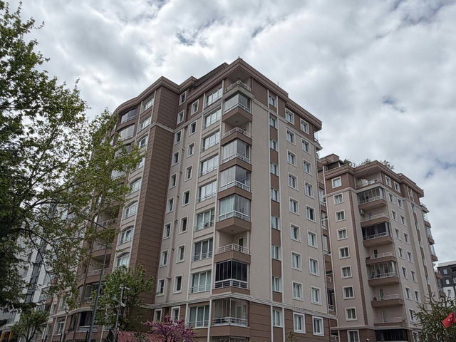 MARİN 2 SİTESİNDE METROBÜSE 8 DK GENİŞ TERASLI SATILIK 3+1 DAİRE