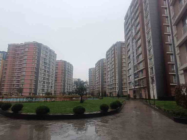 REMAX HEDEF GÖKHAN ASLANTAŞ'TAN ADNAN KAHVECİ MAH. 11 MAHALLE SİTESİNDE 3+1 SATILIK DAİRE