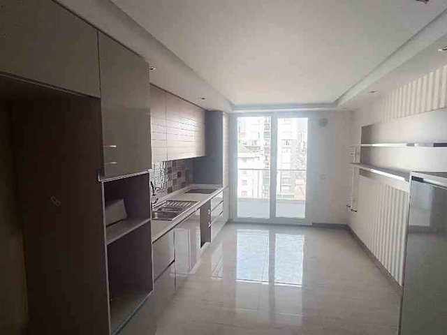 REMAX HEDEF GÖKHAN ASLANTAŞ'TAN ADNAN KAHVECİ MAH. 11 MAHALLE SİTESİNDE 3+1 SATILIK DAİRE