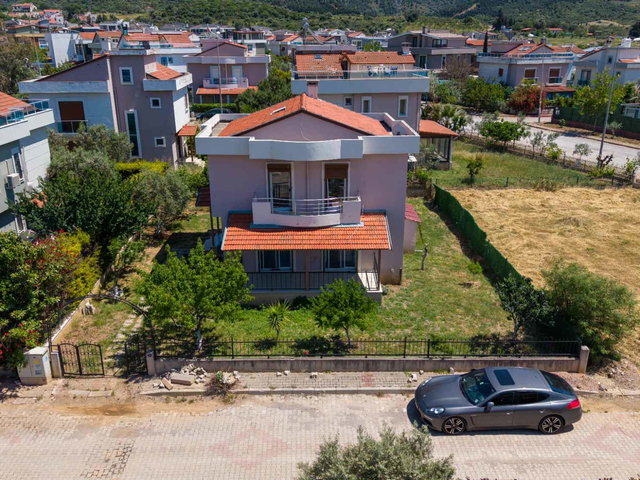 URLA DOĞA EVLERİ'NDE GENİŞ BAHÇELİ EŞSİZ MÜSTAKİL YAŞAM