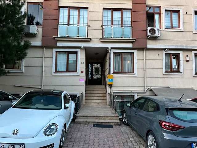 FINANS MERKEZINE 7 DK ESATPAŞA ANA CADDE ÜZERINDE 70M² 2+1