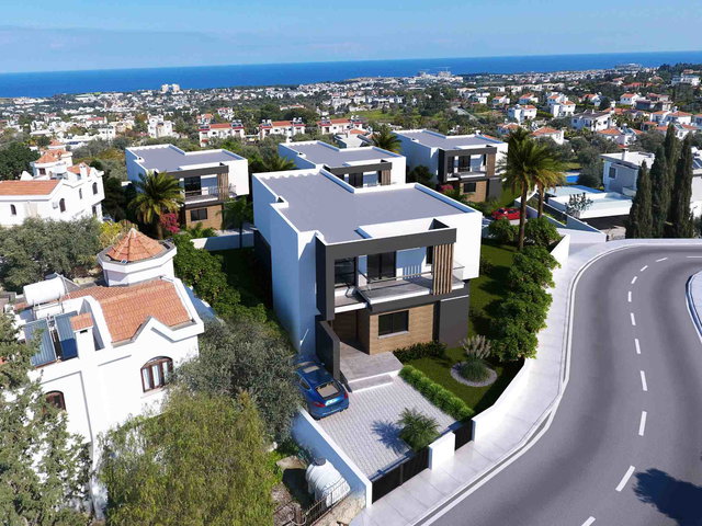 GIRNE OZANKÖY'DE DENIZ VE DAĞ MANZARALI HAVUZLU LÜKS VILLA