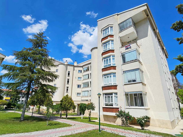 ETIMESGUT AYYILDIZ MAHALLESI ARMAĞAN SITESI'NDE SATILIK 3+1 DAIRE