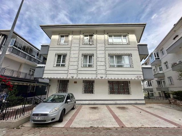 ÇANKAYA METİN AKKUŞ MAH. SATILIK 4+1 GENİŞ DAİRE