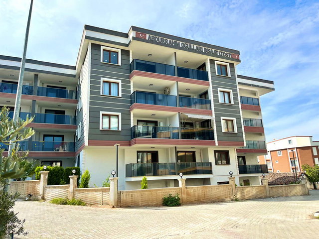DAVUTLAR MERKEZDE 2+1 KAPALI OTOPARKLI YENİ DAİRE