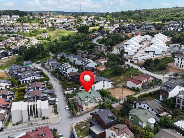 ZEKERIYAKÖY’DE 670 M² ARSADA 2 VILLA BİRDEN TEK FIYAT