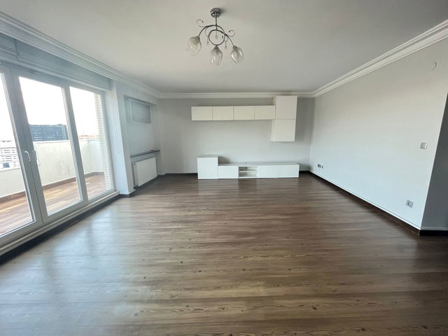 ŞİŞLİ ETFAL HASTENESİNE YAKIN , ÇOK GÜZEL MANZARAYA SAHİP TERASLI 150 M2 DAIRE