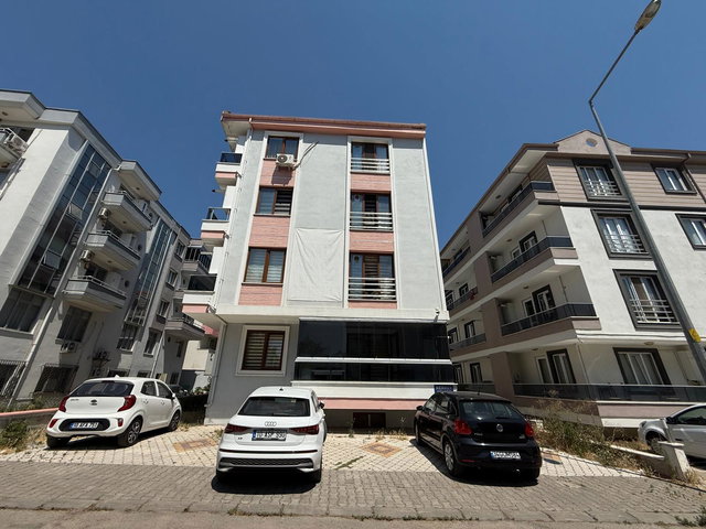 REMAX YAZ'DAN ADLIYE KARŞISI EŞYALI KIRALIK 1+1