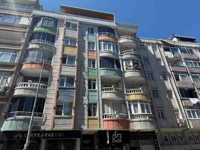 EYÜPSULTAN - GAZIOSMANPAŞA SINIRINDA YILDIZTABYA CADDESI ÜZERINDE MERKEZI 2+1 KIRALIK DAIRE