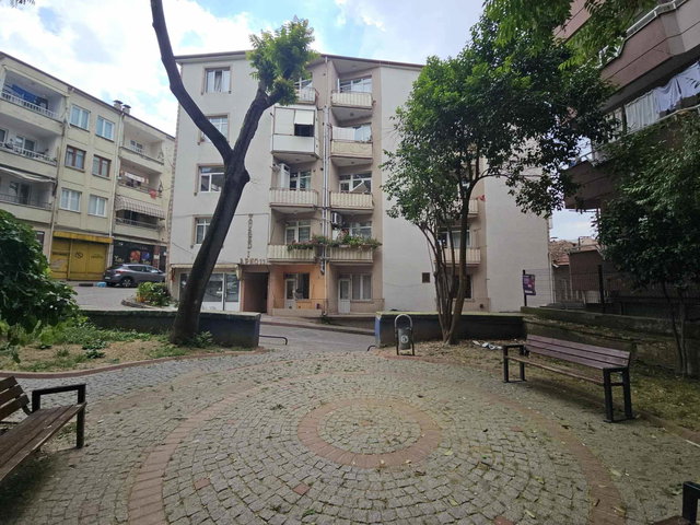 RE/MAX DREAM'DEN ÇARŞI MERKEZ'DE ARA KAT 3+1 KİRALIK DAİRE