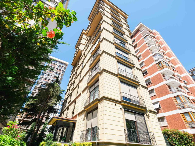 CADDEBOSTAN BAĞDAT CADDESİ'NİN KALBİNDE KATTA TEK LÜKS DAİRE !!!