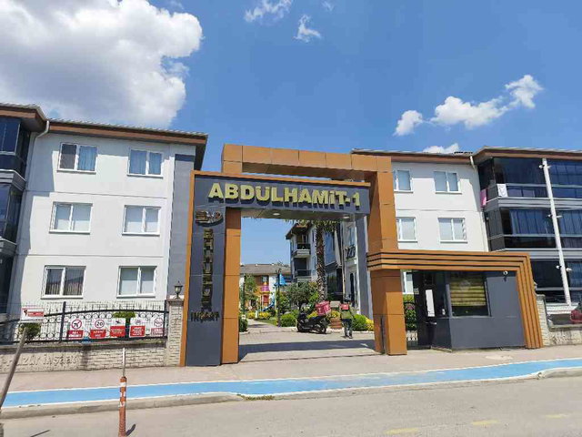 FATMA YILDIZ DAN YAZLIK ABDÜLHAMİD 1 SİTESİNDE SATILIK 3+1 DAİRE
