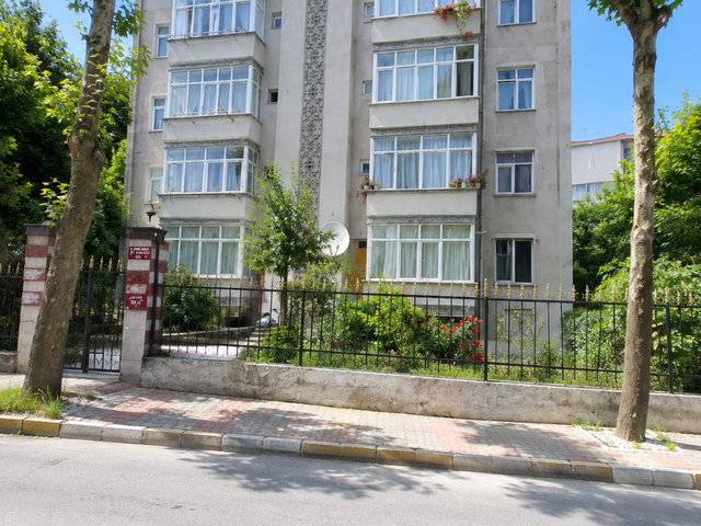 SULTANGAZİ CUMHURİYET  MAH ÖĞRETMENLER SİTESİNDE 2+1 SATILIK DAİRE