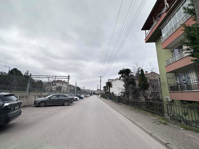 İZMİT PLAJYOLU 2+1 GENİŞ KULLANIŞLI MASRAFSIZ DAİRE