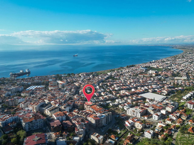 DİKİLİ İSMETPAŞA MAHALLESİ'NDE SATILIK FERAH 2+1 DAİRE