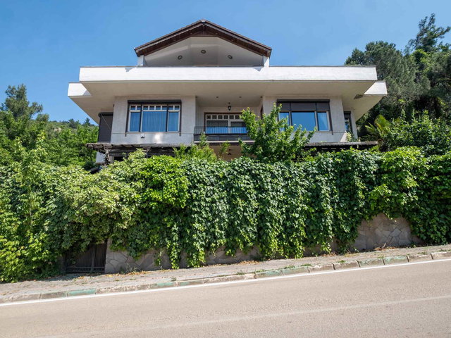REMAX ADVANTAGE'DEN DAĞ YOLUNDA EŞŞİZ MANZARALI 6+3 VİLLA