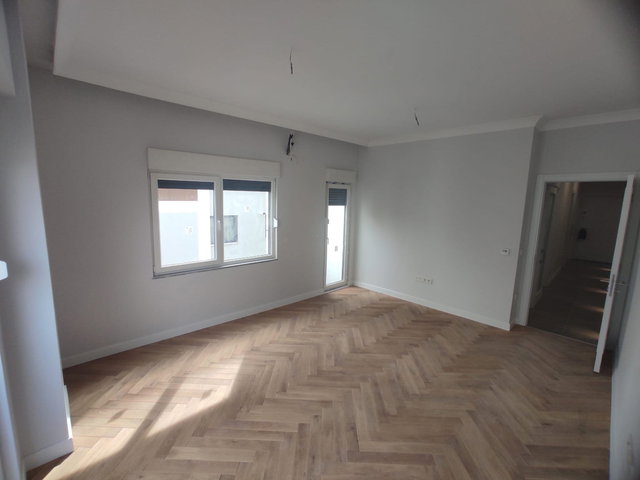 FENERYOLU KUYUBAŞINDA OTOPARKLI 5. KAT ÇİFT BANYOLU SATILIK 2+1 YENİ DAİRE